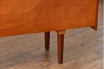 北欧家具 ロングサイズの北欧ビンテージ チーク材 サイドボード(リビングボード、キャビネット)