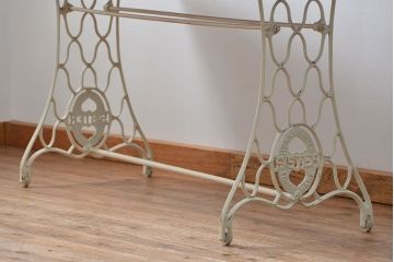 イギリスアンティーク 古材を使ってリメイクしたシンガーミシンテーブル(2)(作業台、机)