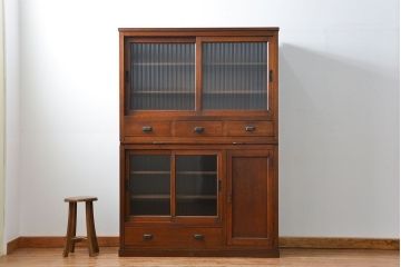 アンティーク家具　アンティーク モールガラス入りの大振りな二段重ね食器棚(収納棚、カップボード)