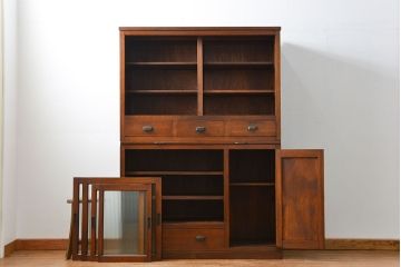 アンティーク家具　アンティーク モールガラス入りの大振りな二段重ね食器棚(収納棚、カップボード)