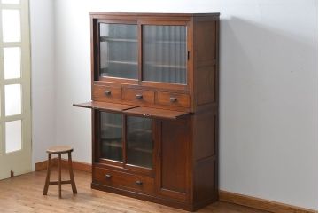 アンティーク家具　アンティーク モールガラス入りの大振りな二段重ね食器棚(収納棚、カップボード)