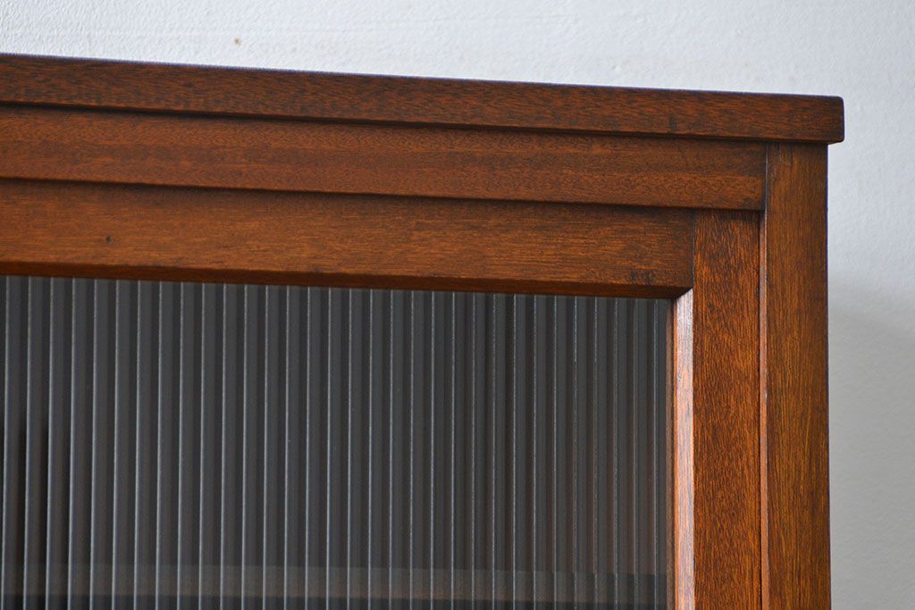 アンティーク家具　アンティーク モールガラス入りの大振りな二段重ね食器棚(収納棚、カップボード)