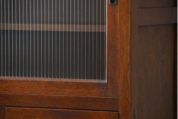 アンティーク家具　アンティーク モールガラス入りの大振りな二段重ね食器棚(収納棚、カップボード)