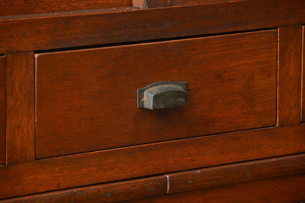 アンティーク家具　アンティーク モールガラス入りの大振りな二段重ね食器棚(収納棚、カップボード)