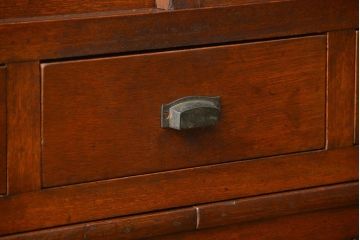 アンティーク家具　アンティーク モールガラス入りの大振りな二段重ね食器棚(収納棚、カップボード)