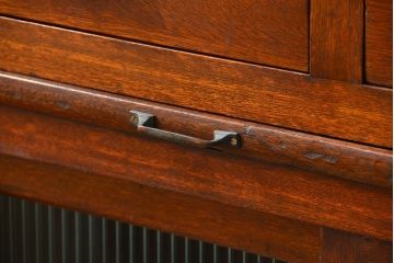 アンティーク家具　アンティーク モールガラス入りの大振りな二段重ね食器棚(収納棚、カップボード)