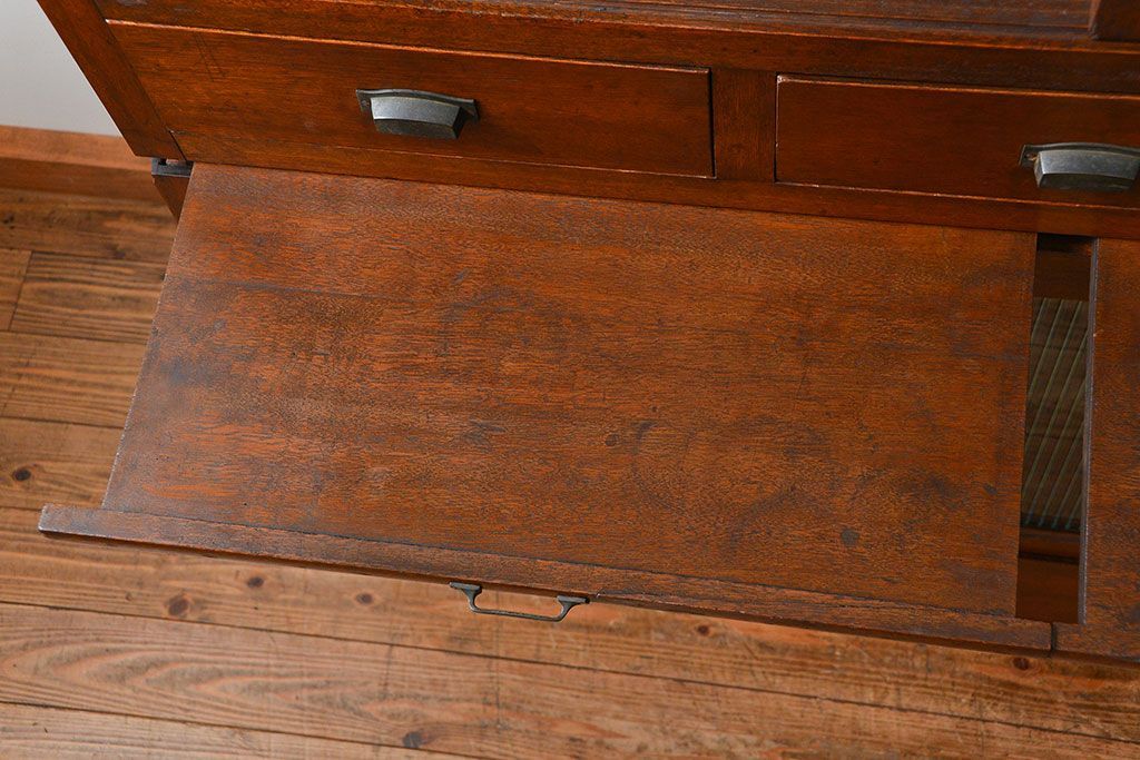 アンティーク家具　アンティーク モールガラス入りの大振りな二段重ね食器棚(収納棚、カップボード)