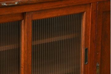 アンティーク家具　アンティーク モールガラス入りの大振りな二段重ね食器棚(収納棚、カップボード)