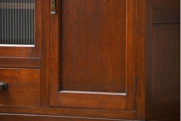 アンティーク家具　アンティーク モールガラス入りの大振りな二段重ね食器棚(収納棚、カップボード)