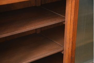 アンティーク家具　アンティーク モールガラス入りの大振りな二段重ね食器棚(収納棚、カップボード)