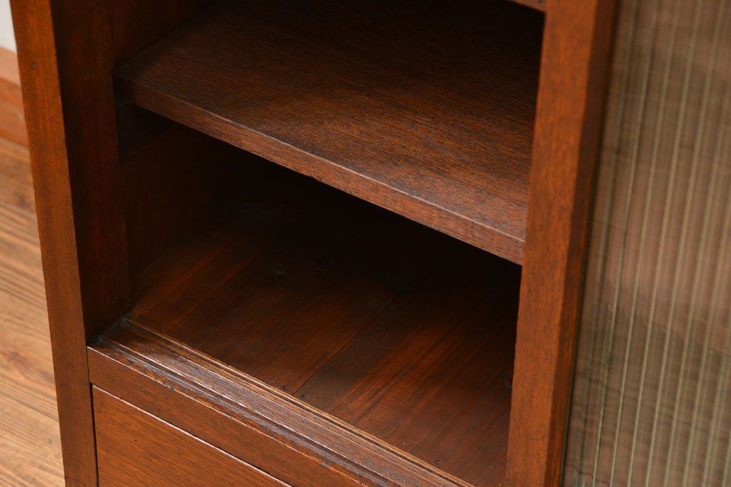 アンティーク家具　アンティーク モールガラス入りの大振りな二段重ね食器棚(収納棚、カップボード)