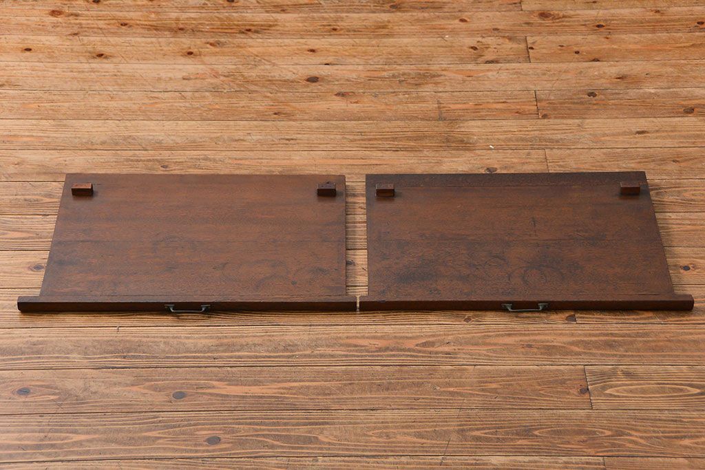 アンティーク家具　アンティーク モールガラス入りの大振りな二段重ね食器棚(収納棚、カップボード)