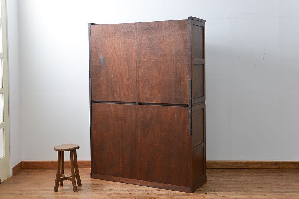 アンティーク家具　アンティーク モールガラス入りの大振りな二段重ね食器棚(収納棚、カップボード)