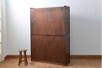 アンティーク家具　アンティーク モールガラス入りの大振りな二段重ね食器棚(収納棚、カップボード)