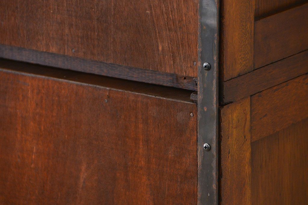 アンティーク家具　アンティーク モールガラス入りの大振りな二段重ね食器棚(収納棚、カップボード)