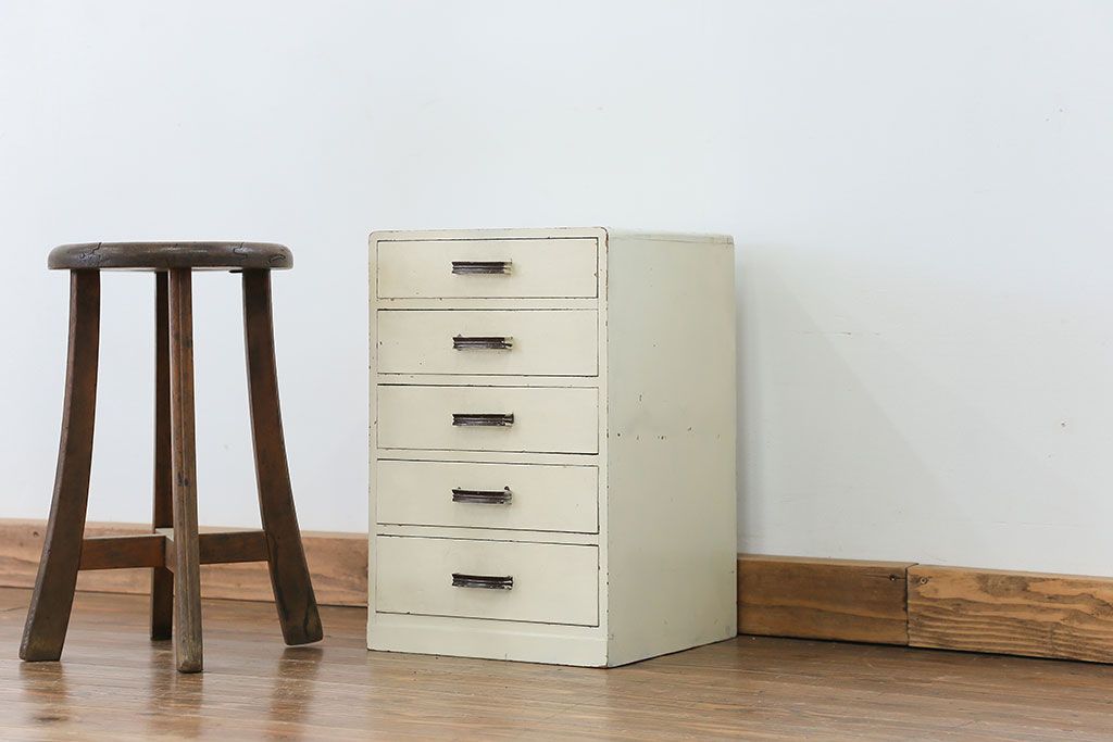 レトロ家具　昭和レトロ ペンキのはげた五段小引き出し