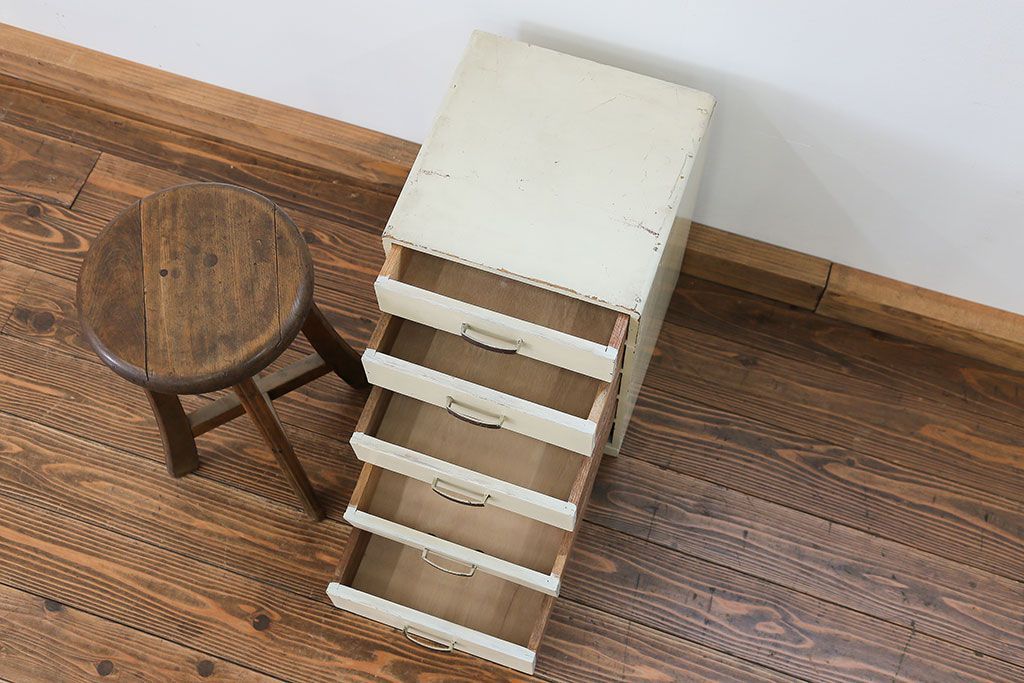 レトロ家具　昭和レトロ ペンキのはげた五段小引き出し