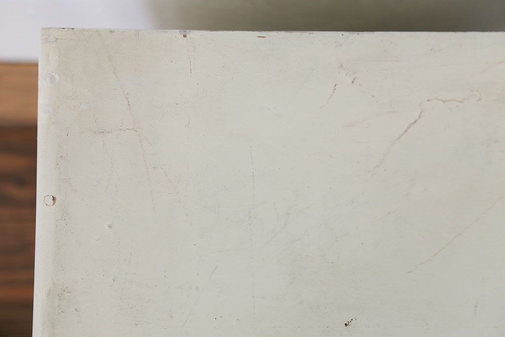 レトロ家具　昭和レトロ ペンキのはげた五段小引き出し