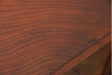 アンティーク家具　アンティーク 特別注文造り 三方欅材の大振りな収納棚(戸棚、ガラスケース)