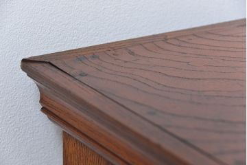 アンティーク家具　アンティーク 特別注文造り 三方欅材の大振りな収納棚(戸棚、ガラスケース)