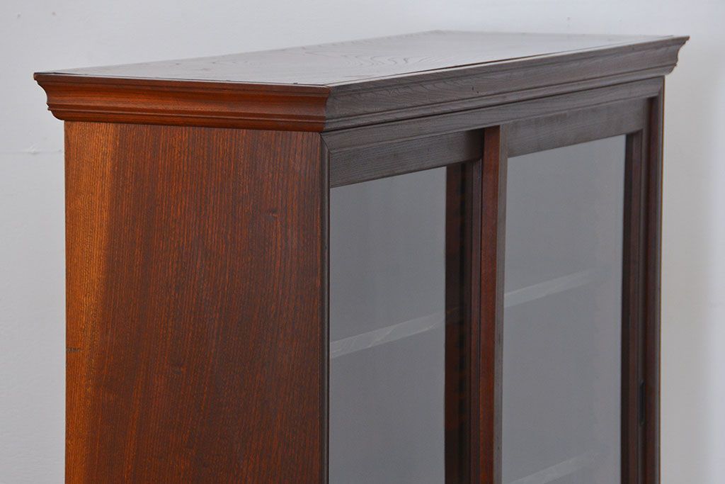 アンティーク家具　アンティーク 特別注文造り 三方欅材の大振りな収納棚(戸棚、ガラスケース)