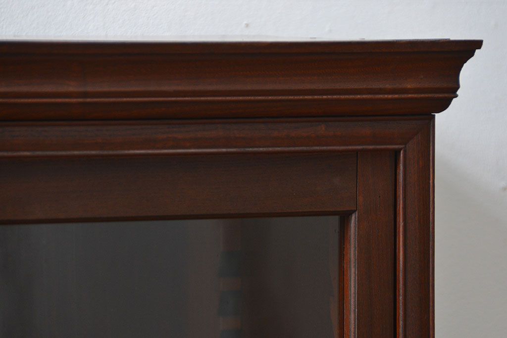 アンティーク家具　アンティーク 特別注文造り 三方欅材の大振りな収納棚(戸棚、ガラスケース)