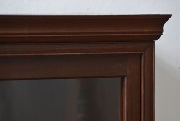 アンティーク家具　アンティーク 特別注文造り 三方欅材の大振りな収納棚(戸棚、ガラスケース)