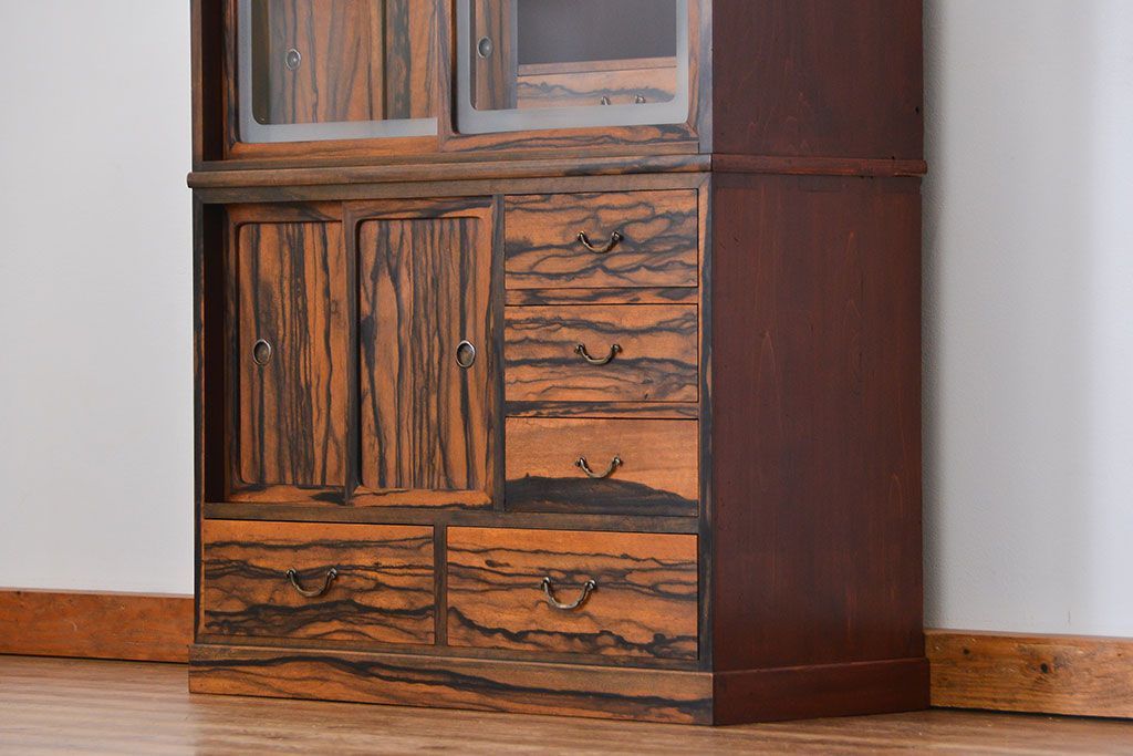 アンティーク家具　古民具・骨董 前面黒柿無垢材 二段重ね 高級茶箪笥(水屋箪笥)