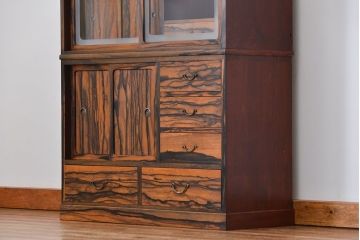 アンティーク家具　古民具・骨董 前面黒柿無垢材 二段重ね 高級茶箪笥(水屋箪笥)