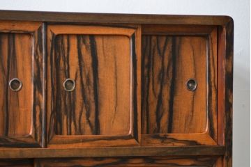 アンティーク家具　古民具・骨董 前面黒柿無垢材 二段重ね 高級茶箪笥(水屋箪笥)