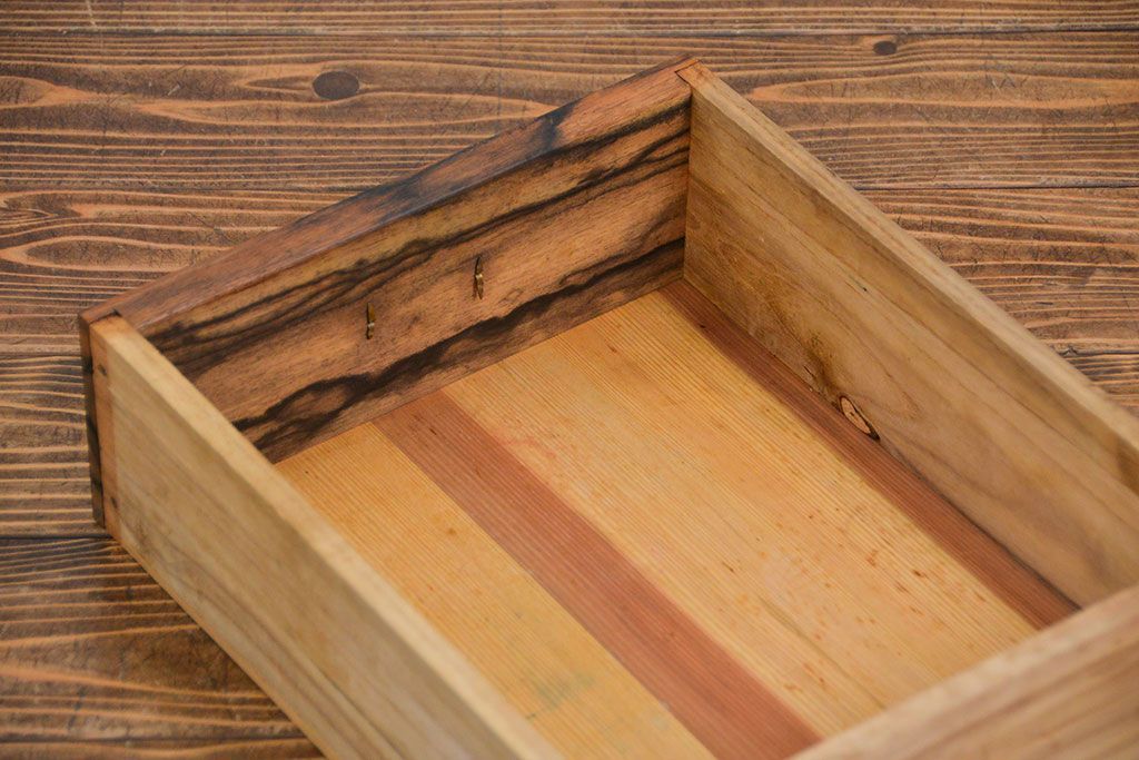 アンティーク家具　古民具・骨董 前面黒柿無垢材 二段重ね 高級茶箪笥(水屋箪笥)