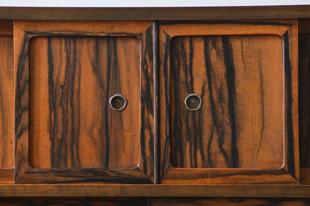 アンティーク家具　古民具・骨董 前面黒柿無垢材 二段重ね 高級茶箪笥(水屋箪笥)