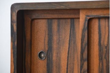 アンティーク家具　古民具・骨董 前面黒柿無垢材 二段重ね 高級茶箪笥(水屋箪笥)