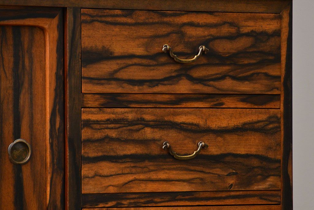 アンティーク家具　古民具・骨董 前面黒柿無垢材 二段重ね 高級茶箪笥(水屋箪笥)