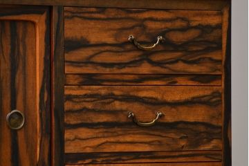 アンティーク家具　古民具・骨董 前面黒柿無垢材 二段重ね 高級茶箪笥(水屋箪笥)