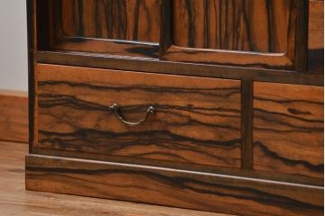 アンティーク家具　古民具・骨董 前面黒柿無垢材 二段重ね 高級茶箪笥(水屋箪笥)