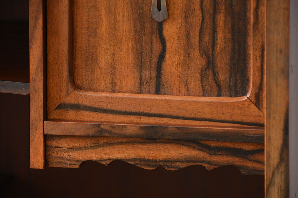 アンティーク家具　古民具・骨董 前面黒柿無垢材 二段重ね 高級茶箪笥(水屋箪笥)