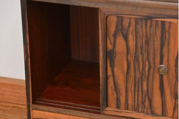 アンティーク家具　古民具・骨董 前面黒柿無垢材 二段重ね 高級茶箪笥(水屋箪笥)