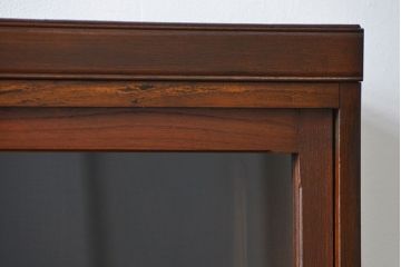 レトロ家具　昭和レトロ 前面栗材のシンプルなアンティーク収納棚(本棚、飾り棚、食器棚)