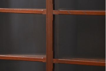 レトロ家具　昭和レトロ 前面栗材のシンプルなアンティーク収納棚(本棚、飾り棚、食器棚)