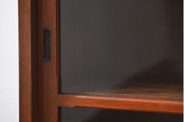 レトロ家具　昭和レトロ 前面栗材のシンプルなアンティーク収納棚(本棚、飾り棚、食器棚)