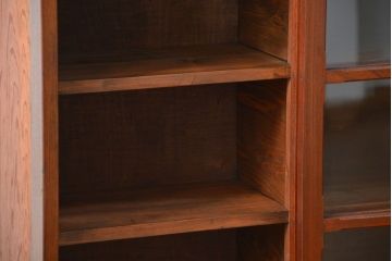 レトロ家具　昭和レトロ 前面栗材のシンプルなアンティーク収納棚(本棚、飾り棚、食器棚)