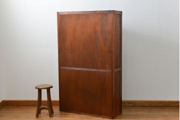 レトロ家具　昭和レトロ 前面栗材のシンプルなアンティーク収納棚(本棚、飾り棚、食器棚)