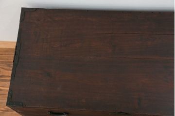 アンティーク家具　古民具・骨董 前面桐材の使い込まれた時代箪笥ローボード(ローチェスト、桐箪笥、桐たんす)