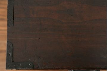 アンティーク家具　古民具・骨董 前面桐材の使い込まれた時代箪笥ローボード(ローチェスト、桐箪笥、桐たんす)