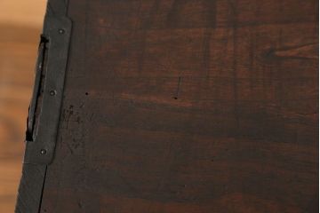 アンティーク家具　古民具・骨董 前面桐材の使い込まれた時代箪笥ローボード(ローチェスト、桐箪笥、桐たんす)