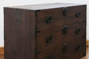 アンティーク家具　古民具・骨董 前面桐材の使い込まれた時代箪笥ローボード(ローチェスト、桐箪笥、桐たんす)