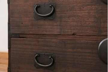 アンティーク家具　古民具・骨董 前面桐材の使い込まれた時代箪笥ローボード(ローチェスト、桐箪笥、桐たんす)