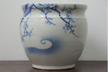 アンティーク雑貨　アンティーク 花鳥の図 染付 水鉢(手水鉢、水甕)