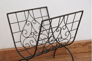 アンティーク雑貨　中古 アイアン製の薪ラック(ウッドラック、マガジンラック)